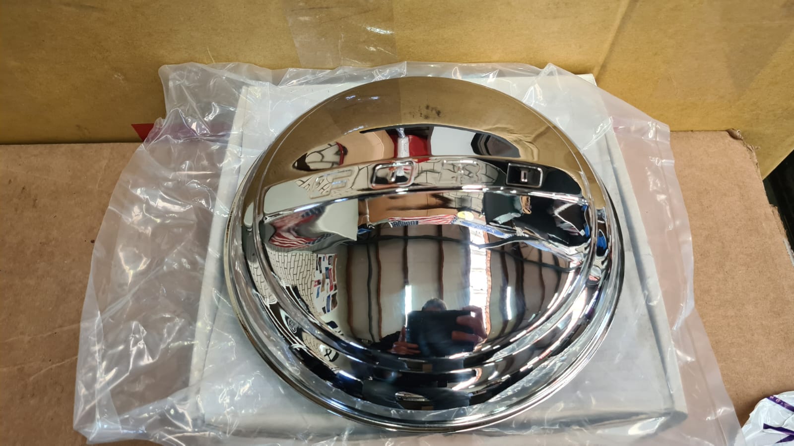 Vintique INC Hub Cap