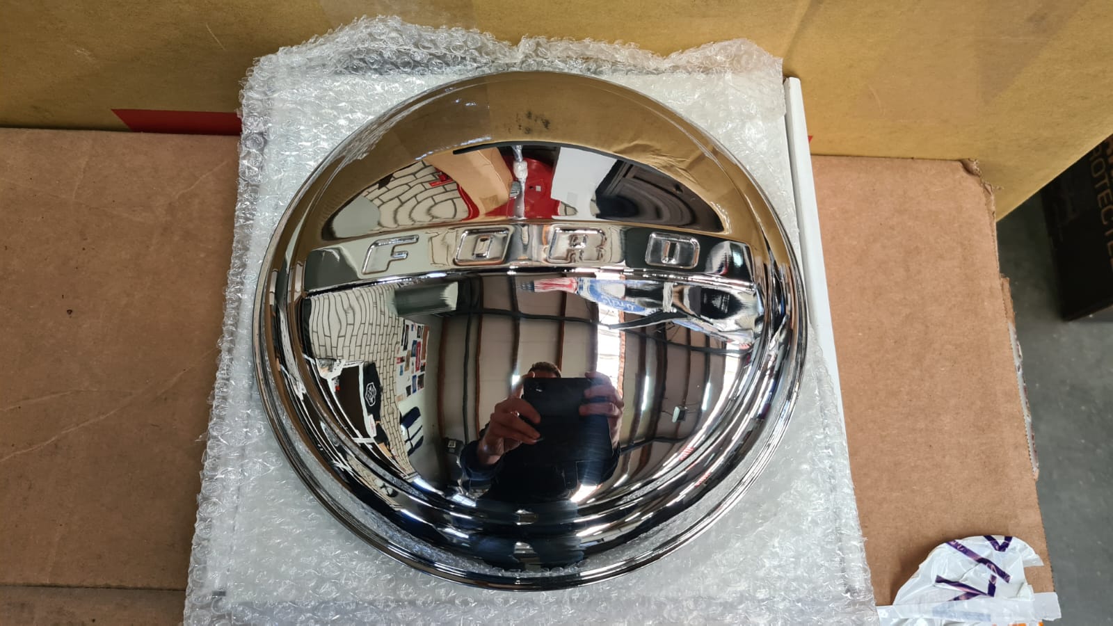 Vintique INC Hub Cap