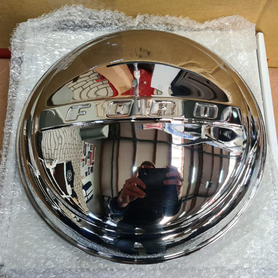Vintique INC Hub Cap