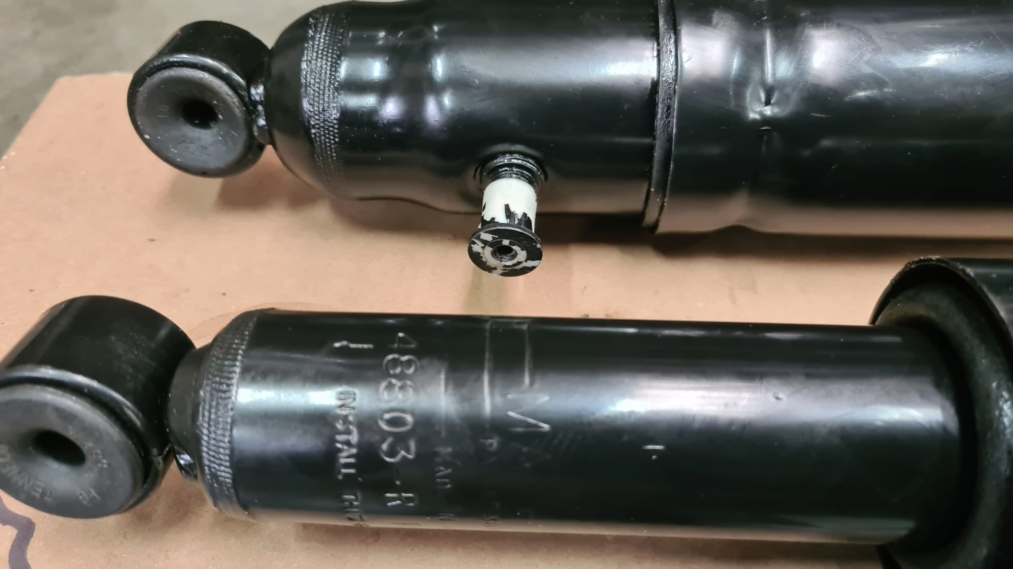 Monroe Max-Air Air Shock Absorber set