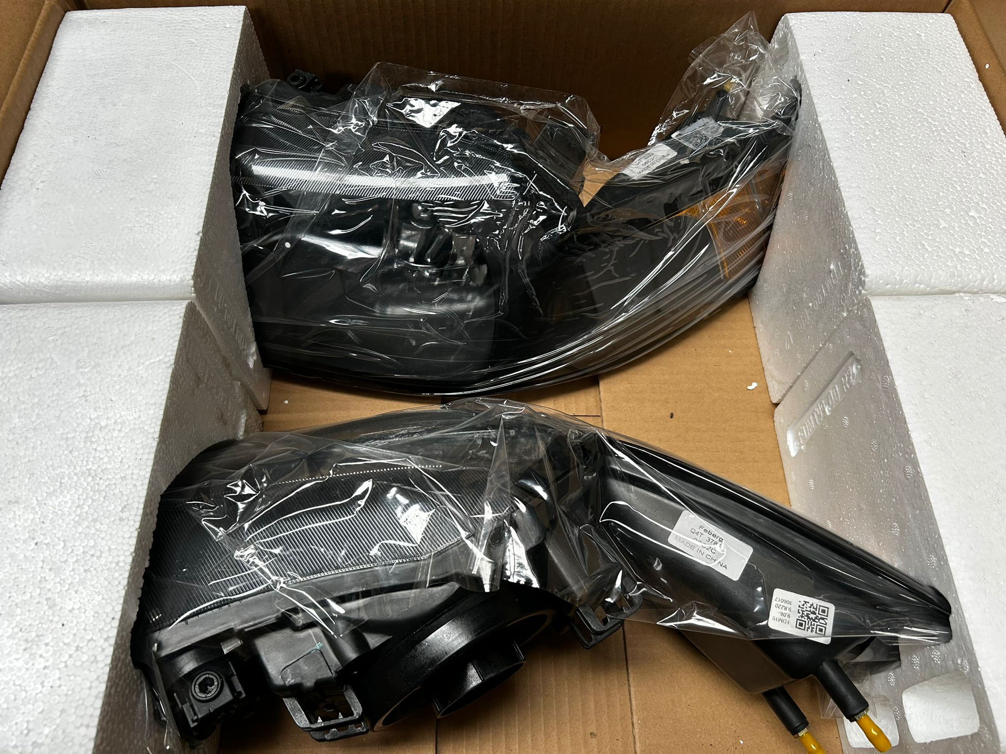 Headlights Ford Mustang SN95 99-04